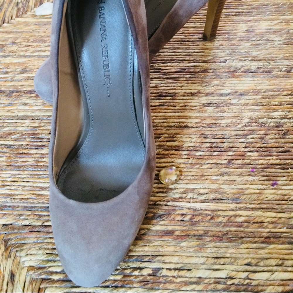 American eagle high heels